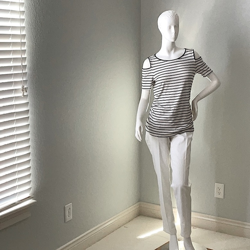Cold shoulder top.